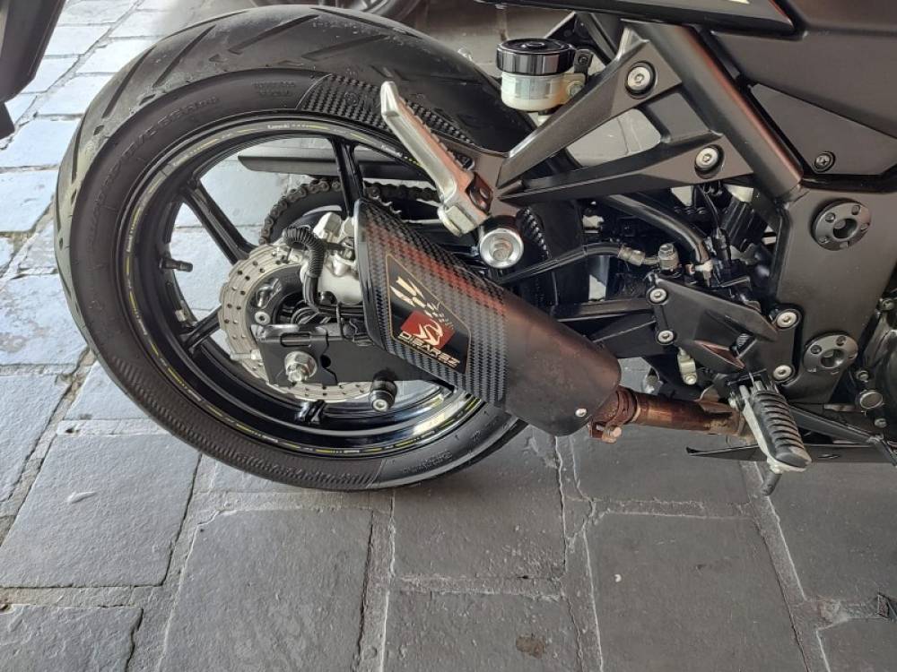 KAWASAKI - NINJA 250R - 2012/2012 - Preta - R$ 16.000,00