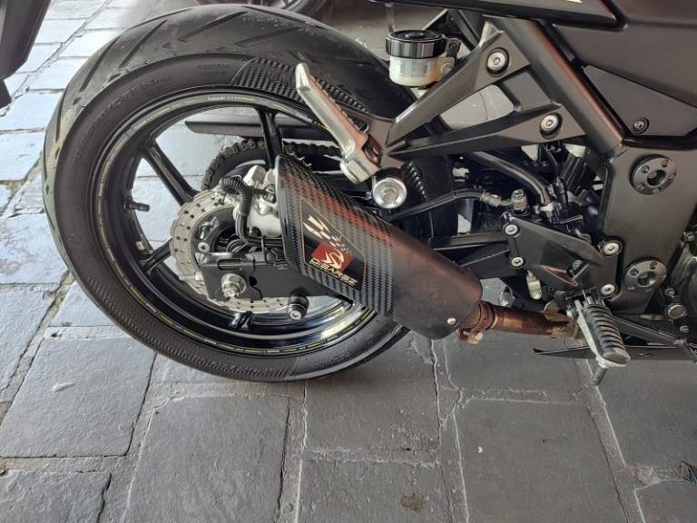 KAWASAKI - NINJA 250R - 2012/2012 - Preta - R$ 16.000,00