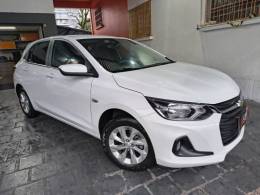 CHEVROLET - ONIX - 2022/2022 - Branca - R$ 77.500,00