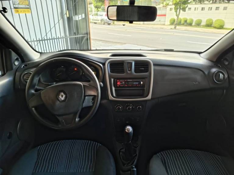 RENAULT - SANDERO - 2015/2015 - Vermelha - R$ 34.900,00