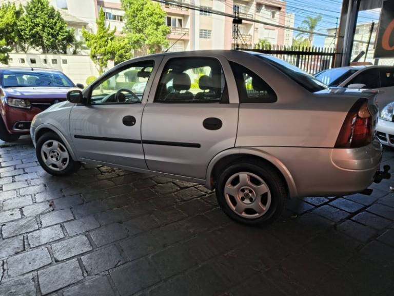 CHEVROLET - CORSA - 2008/2008 - Prata - R$ 23.900,00