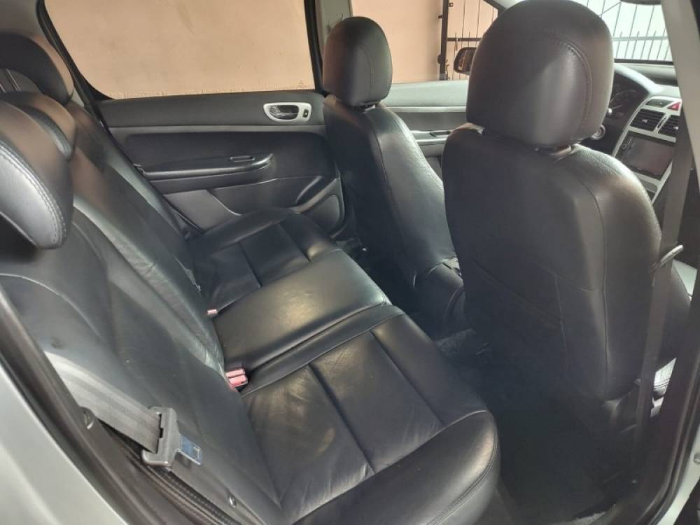 PEUGEOT - 307 - 2011/2011 - Prata - R$ 27.900,00