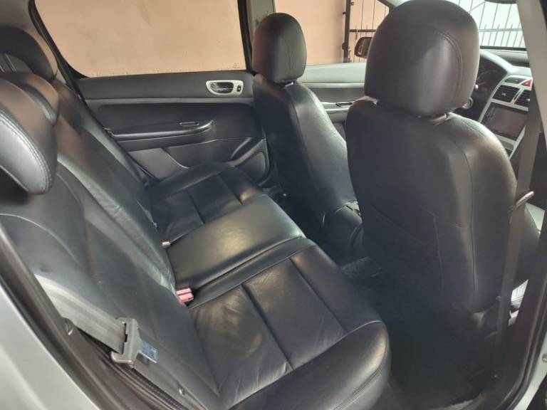 PEUGEOT - 307 - 2011/2011 - Prata - R$ 27.900,00