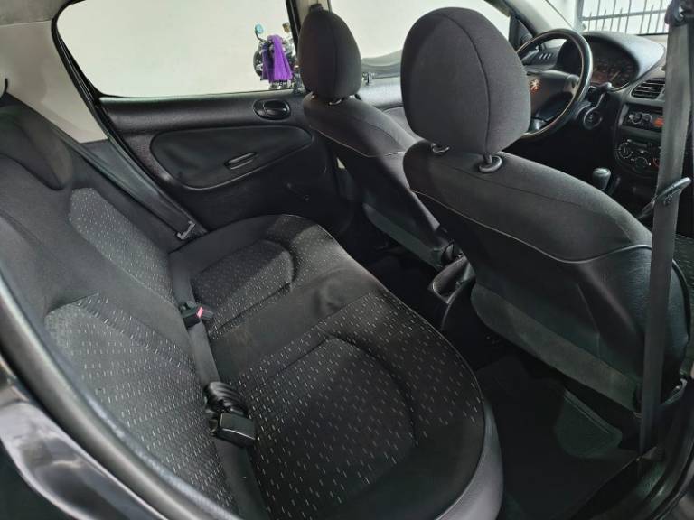 PEUGEOT - 206 - 2008/2008 - Preta - R$ 17.900,00