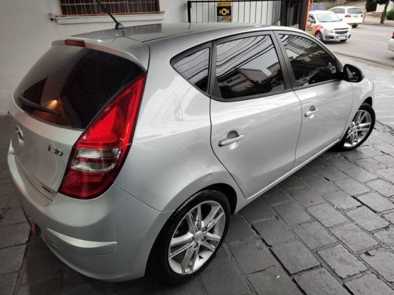 HYUNDAI - I30 - 2011/2011 - Prata - R$ 42.900,00