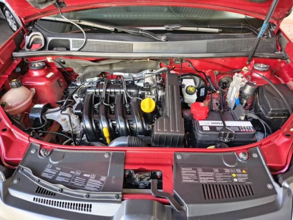 RENAULT - SANDERO - 2015/2015 - Vermelha - R$ 34.900,00