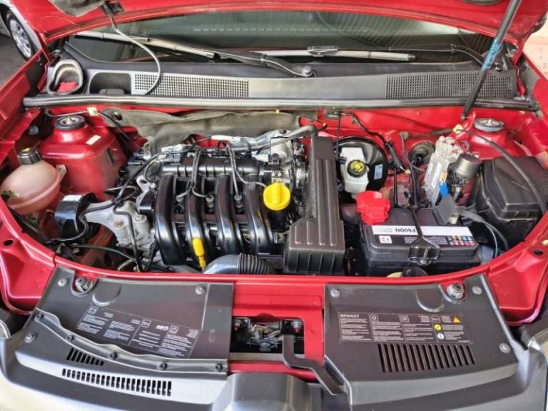 RENAULT - SANDERO - 2015/2015 - Vermelha - R$ 34.900,00