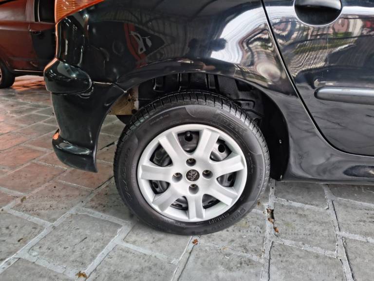 PEUGEOT - 206 - 2008/2008 - Preta - R$ 17.900,00